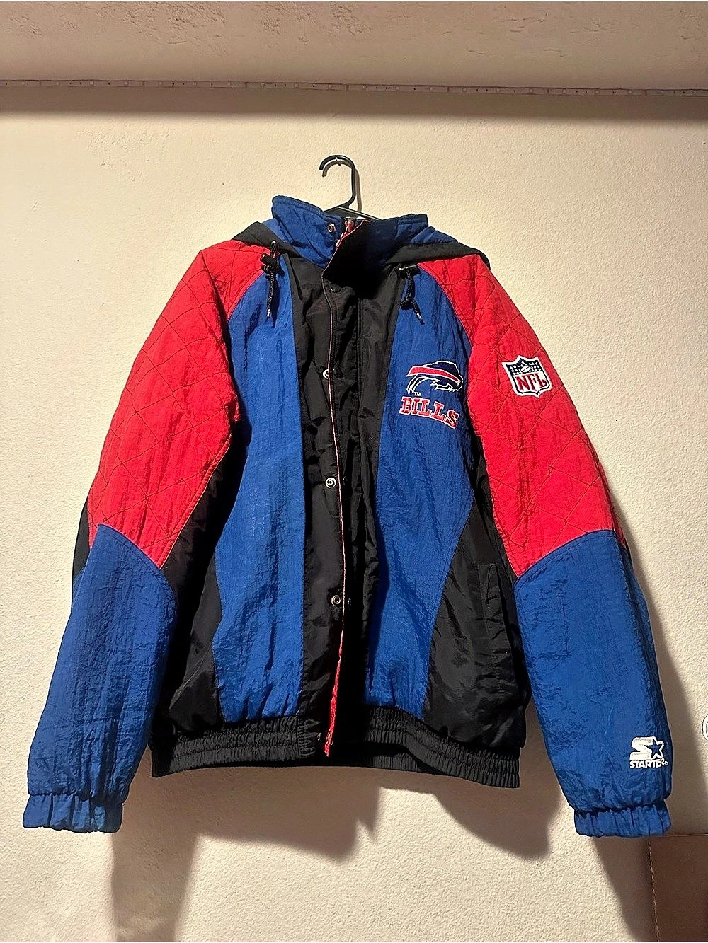 Vintage 90s Buffalo Bills Starter Pro Line Puffer Jacket Hooded XL Quilted